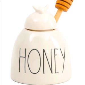 🌟NWT🌟 Rae Dunn “HONEY” jar w/Wooden Dipper